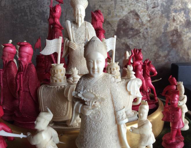 Cinnabar Votive Figures — objets de dévotion